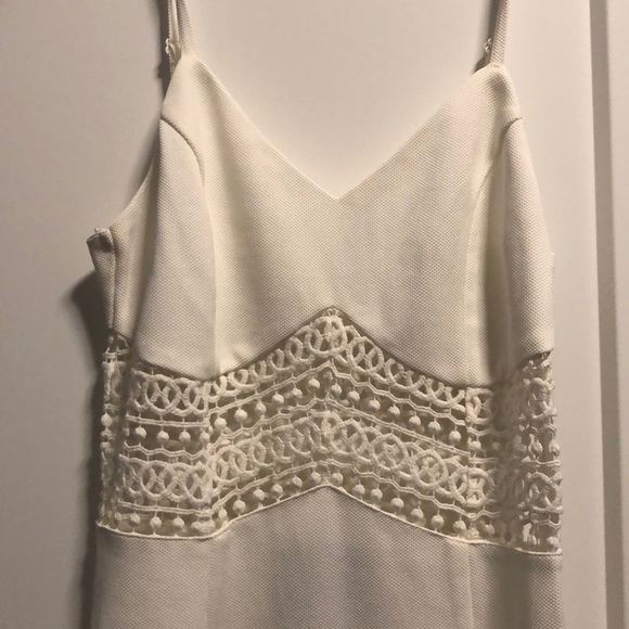 White dress never worn - Picture 2 of 3